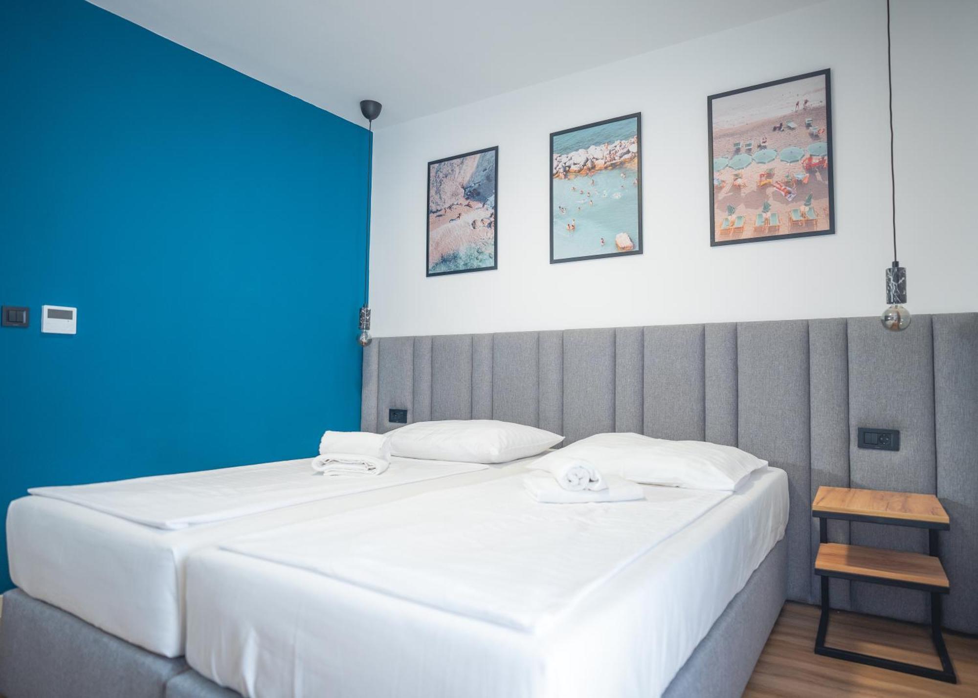 Hotel Miran Pirovac Exterior photo